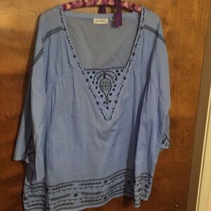 Ladies pullover blouse